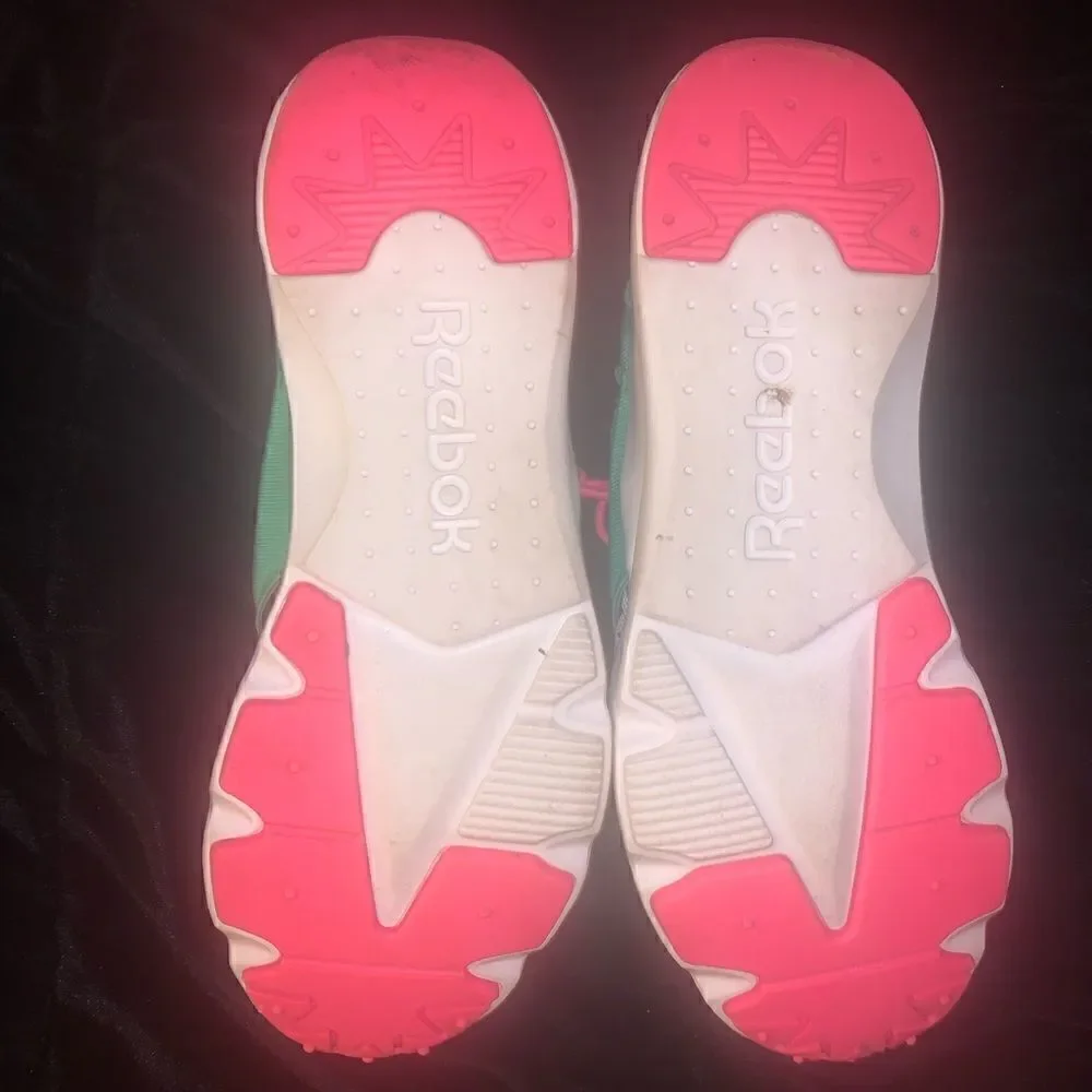 Like New Floral Reebok Sneakers - Size 4